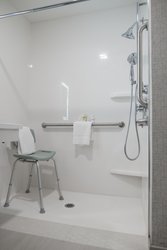  - Holiday Inn Express & Suites Lake Forest