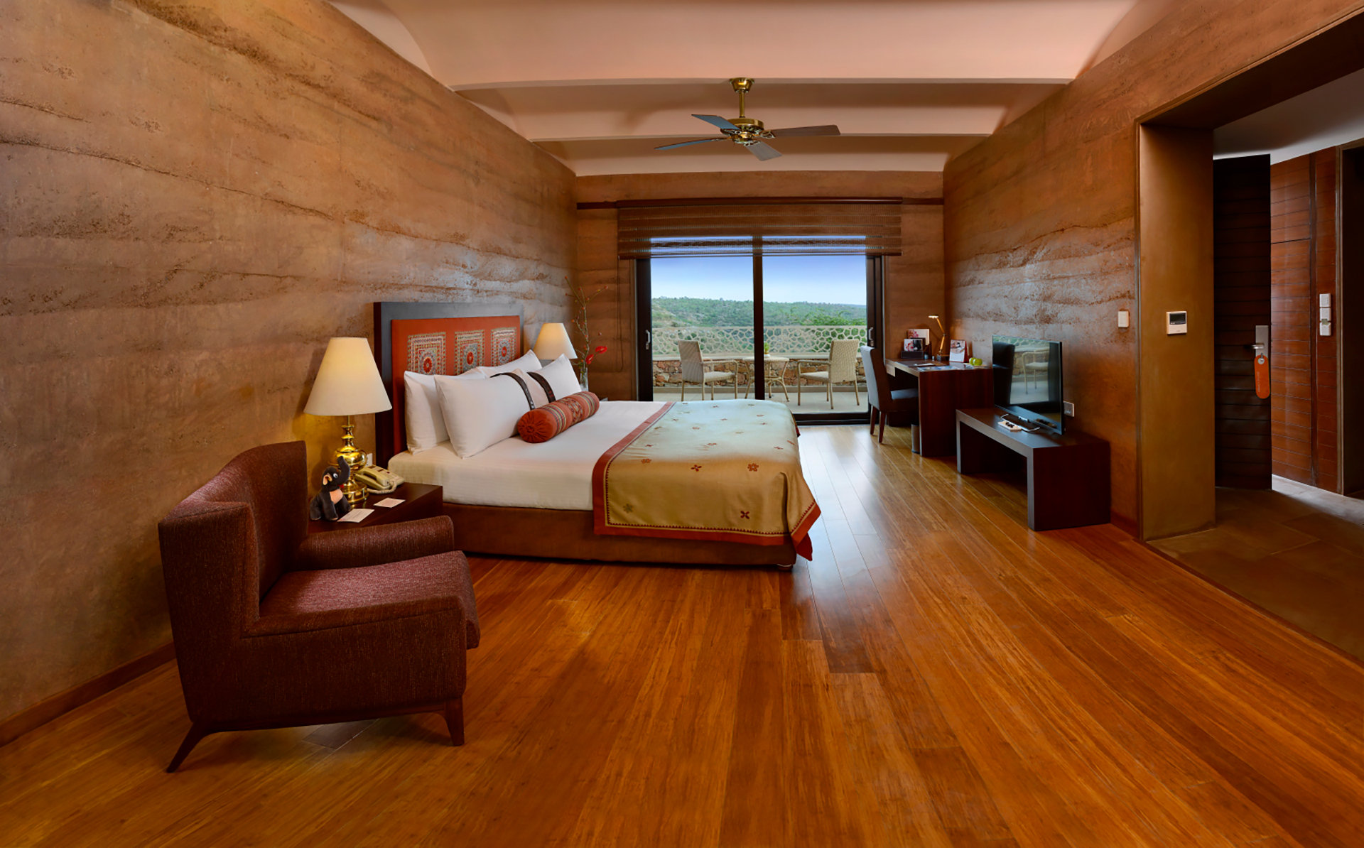 The LaLiT Mangar-guestroom-Luxury Suite 2.jpg