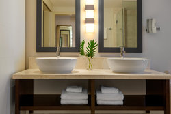  - Kimpton Epic Hotel Miami - I-95, Exit 2A & 2C