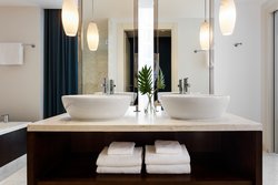  - Kimpton Epic Hotel Miami - I-95, Exit 2A & 2C