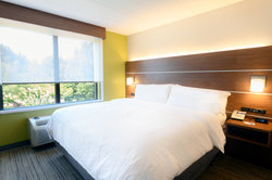 - Holiday Inn Express Sandston - I-64, Exit 197