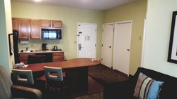  - Candlewood Suites Moore - I-35, Exit 118