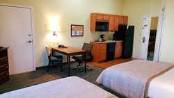  - Candlewood Suites Moore - I-35, Exit 118