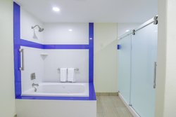  - Holiday Inn Express & Suites Raymondville