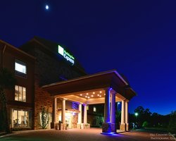  - Holiday Inn Express & Suites Fredericksburg