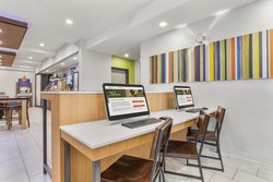  - Holiday Inn Express & Suites Tacoma - I-5, Exits 128 & 129