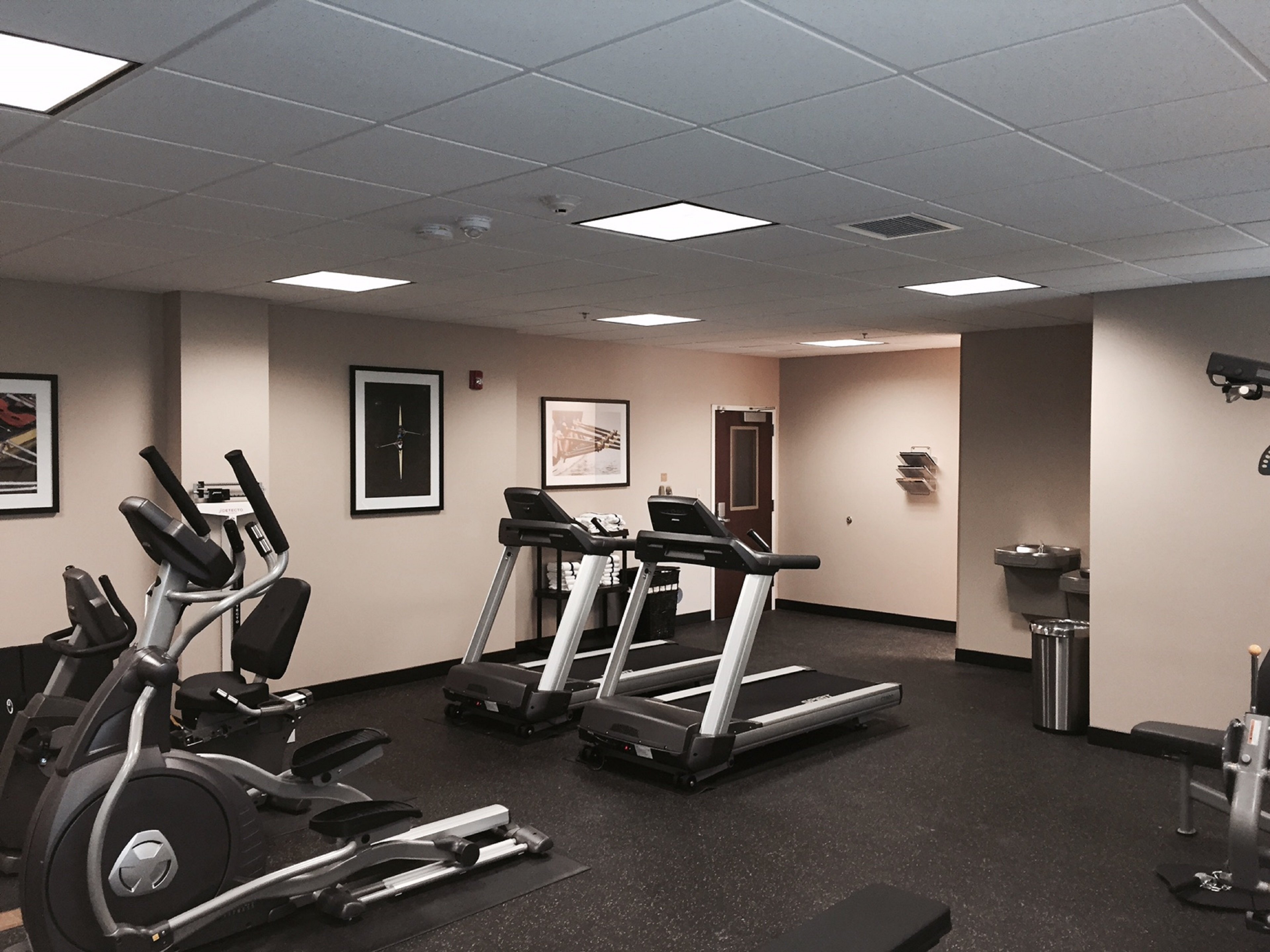 CANDLEWOOD STES AUSTINTOWN BY IHG-guestroom-Candlewood Suites 24 hr Gym with Spirit Fitness Equipment.jpg