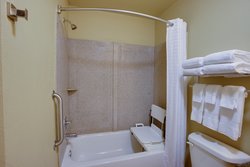  - Candlewood Suites Richmond - I-64, Exit 197