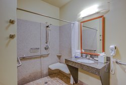  - Candlewood Suites Richmond - I-64, Exit 197