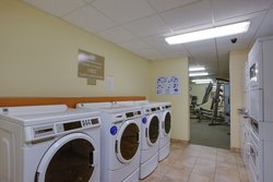  - Candlewood Suites Richmond - I-64, Exit 197