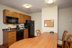  - Candlewood Suites Richmond - I-64, Exit 197