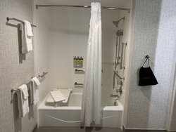  - Holiday Inn Express & Suites Moore - I-35, Exit 118