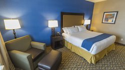  - Holiday Inn Express & Suites Thunder Bay