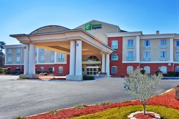 Holiday Inn Express Hotel & Suites