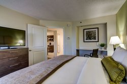  - Candlewood Suites West Broad Richmond - I-64, Exits 183 & 183B