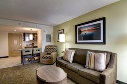  - Candlewood Suites West Broad Richmond - I-64, Exits 183 & 183B