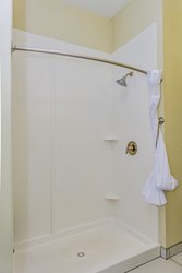  - Holiday Inn Express Northeast Cheektowaga - I-90, Exit 52