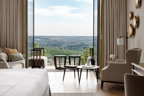 ROYAL CHAMPAGNE HOTEL AND SPA - Photo 8