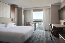  - Marriott Hotel Waterside Norfolk - I-264, Exit 9