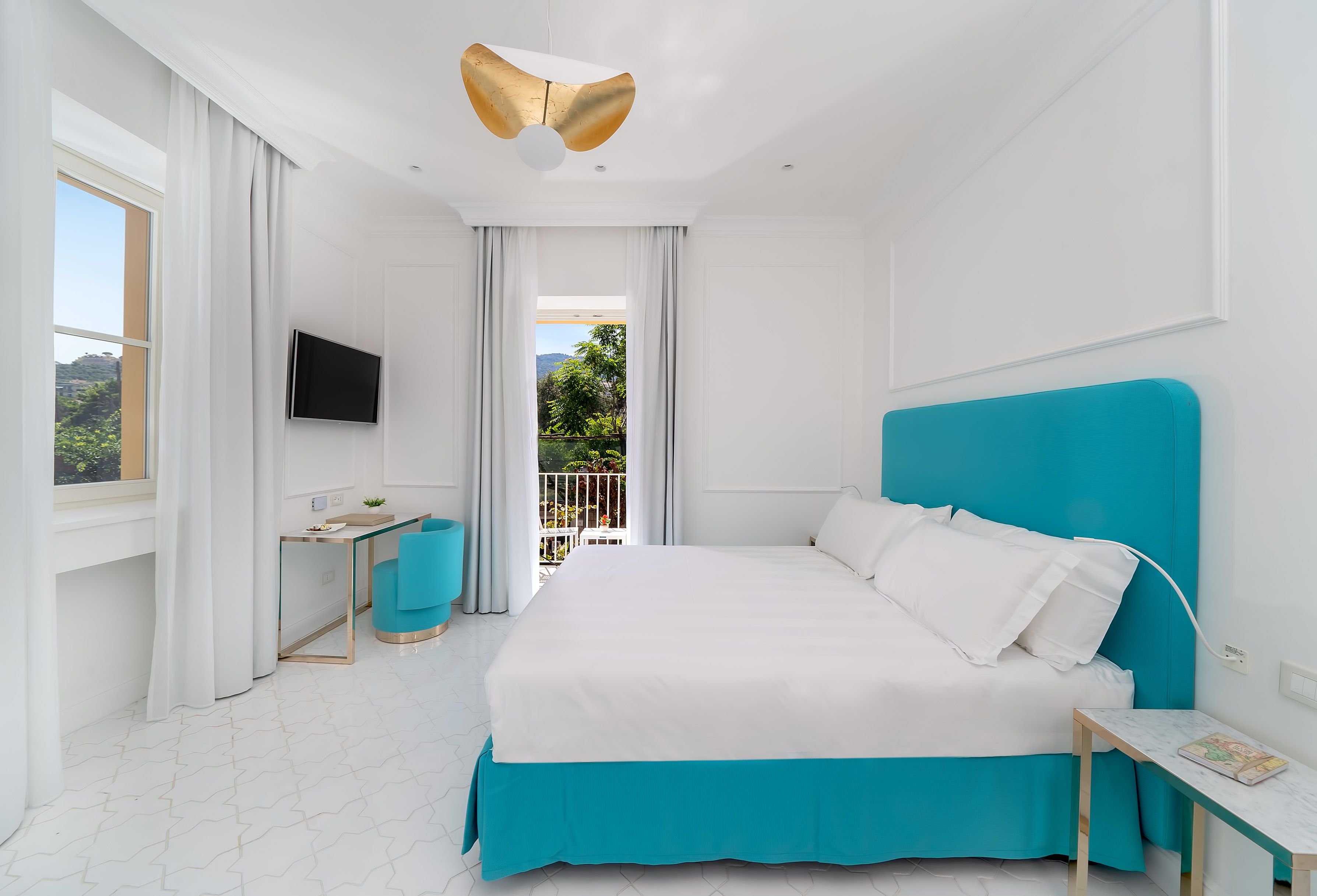 HOTEL LORELEI LONDRES-guestroom-Deluxe Room.jpg