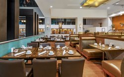  - Crowne Plaza Hotel Seattle - I-5, Exits 165 & 165B