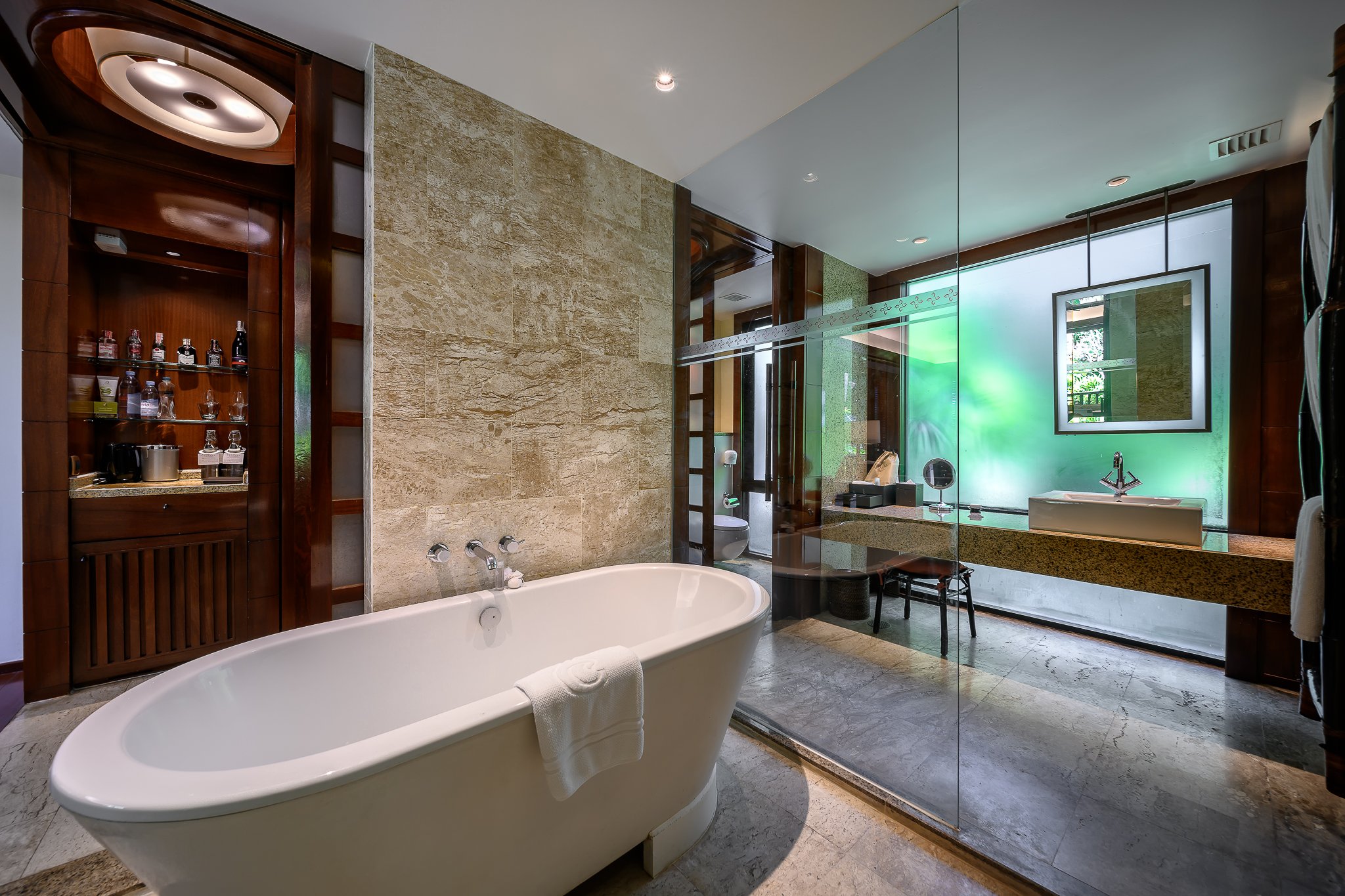 CENTARA GRAND BEACH KRABI-guestroom-04 Premium Deluxe Ocean View Bathroom 1.jpg