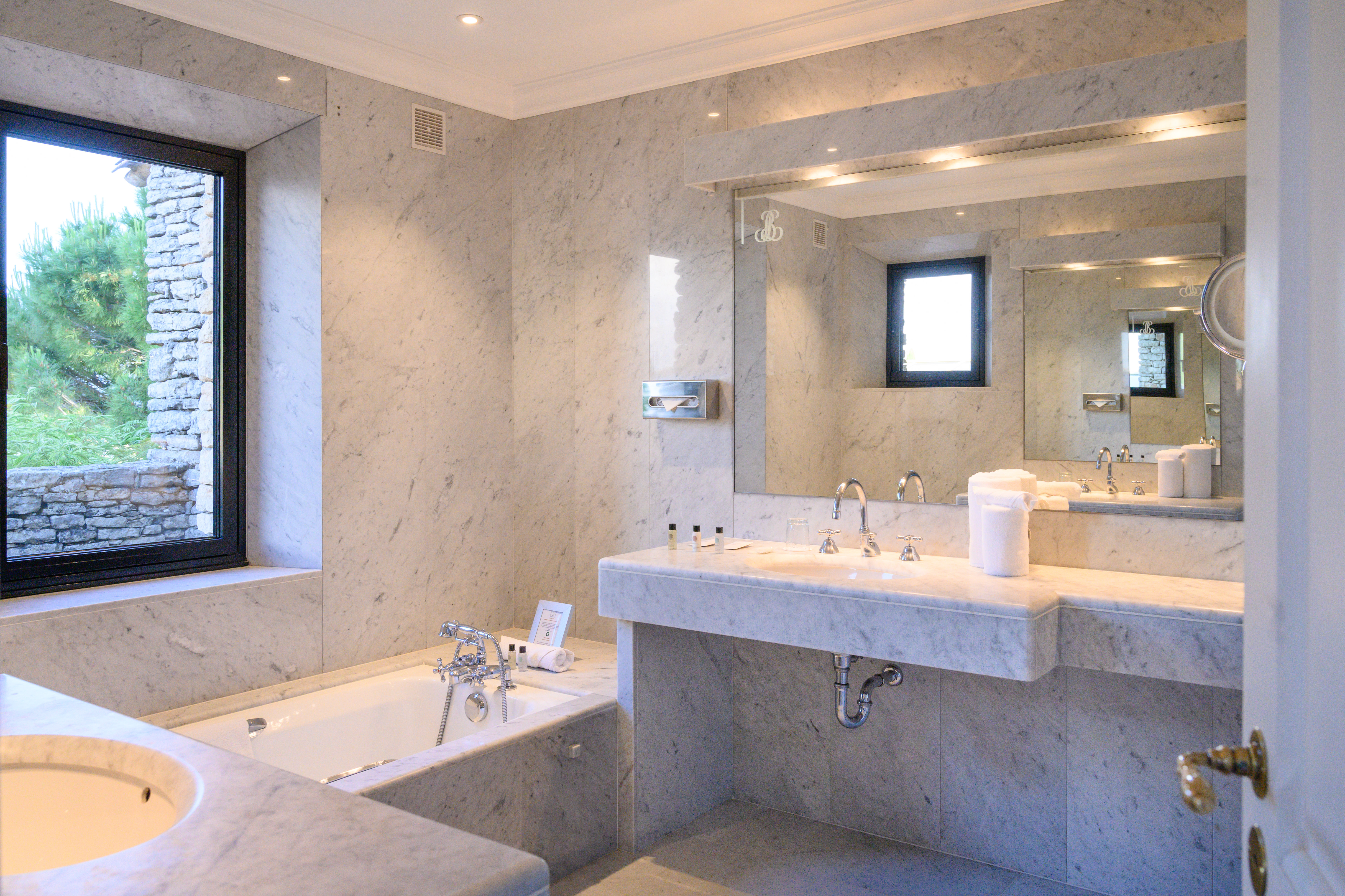 Les Bories-guestroom-Lilly Bathroom.jpg