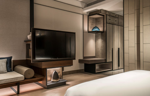 FOUR SEASONS HOTEL BANGKOK - Photo 7