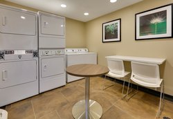  - Candlewood Suites Salina - I-135, Exit 90