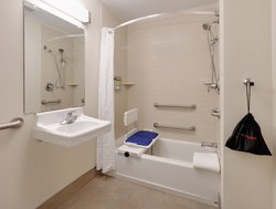  - Candlewood Suites Salina - I-135, Exit 90