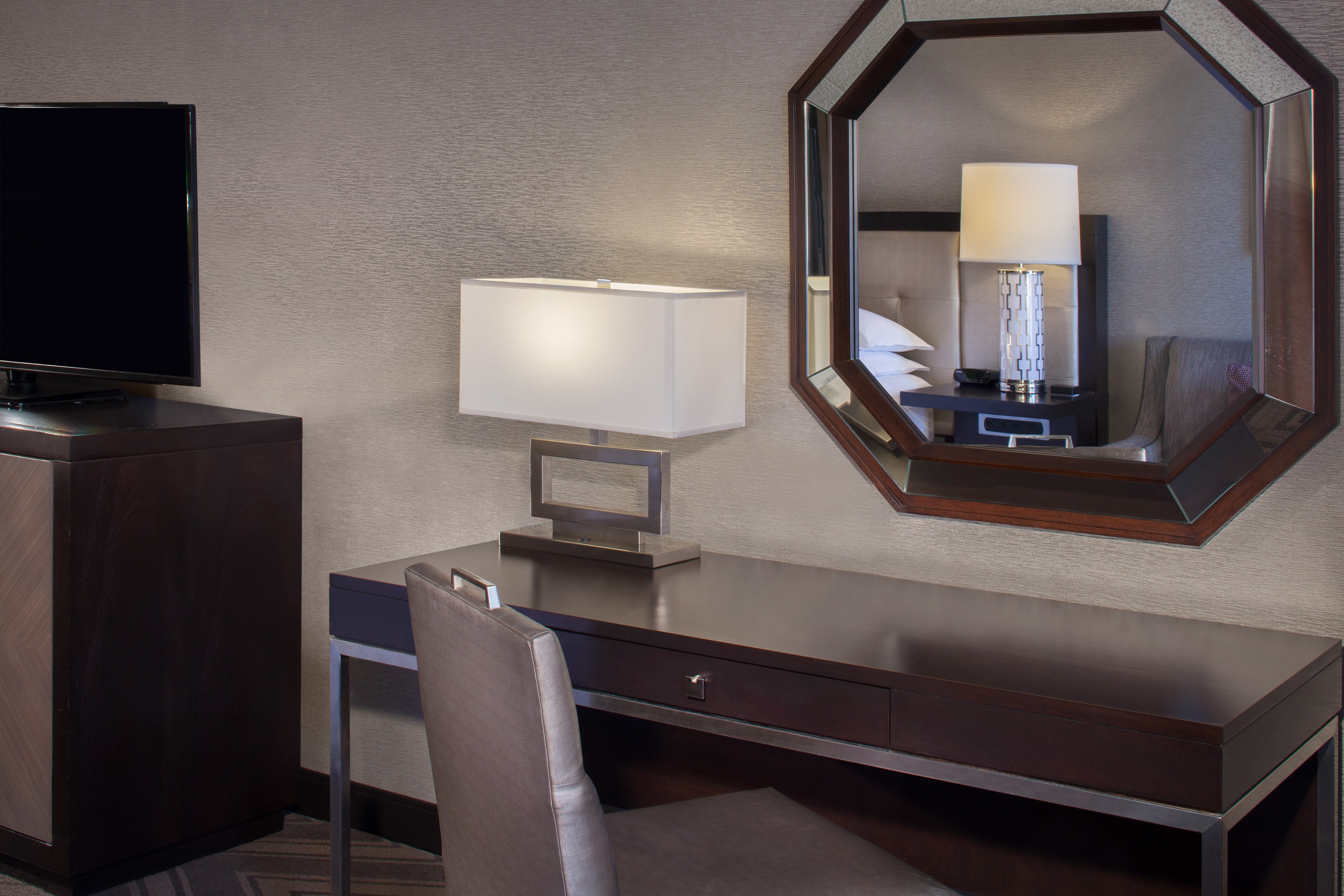 King Guest Room - Writing Desk