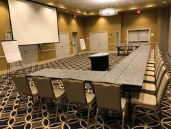  - Holiday Inn Express & Suites East Peoria - I-74, Exit 94