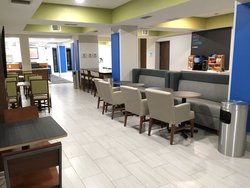  - Holiday Inn Express & Suites Quincy - I-10, Exit 181