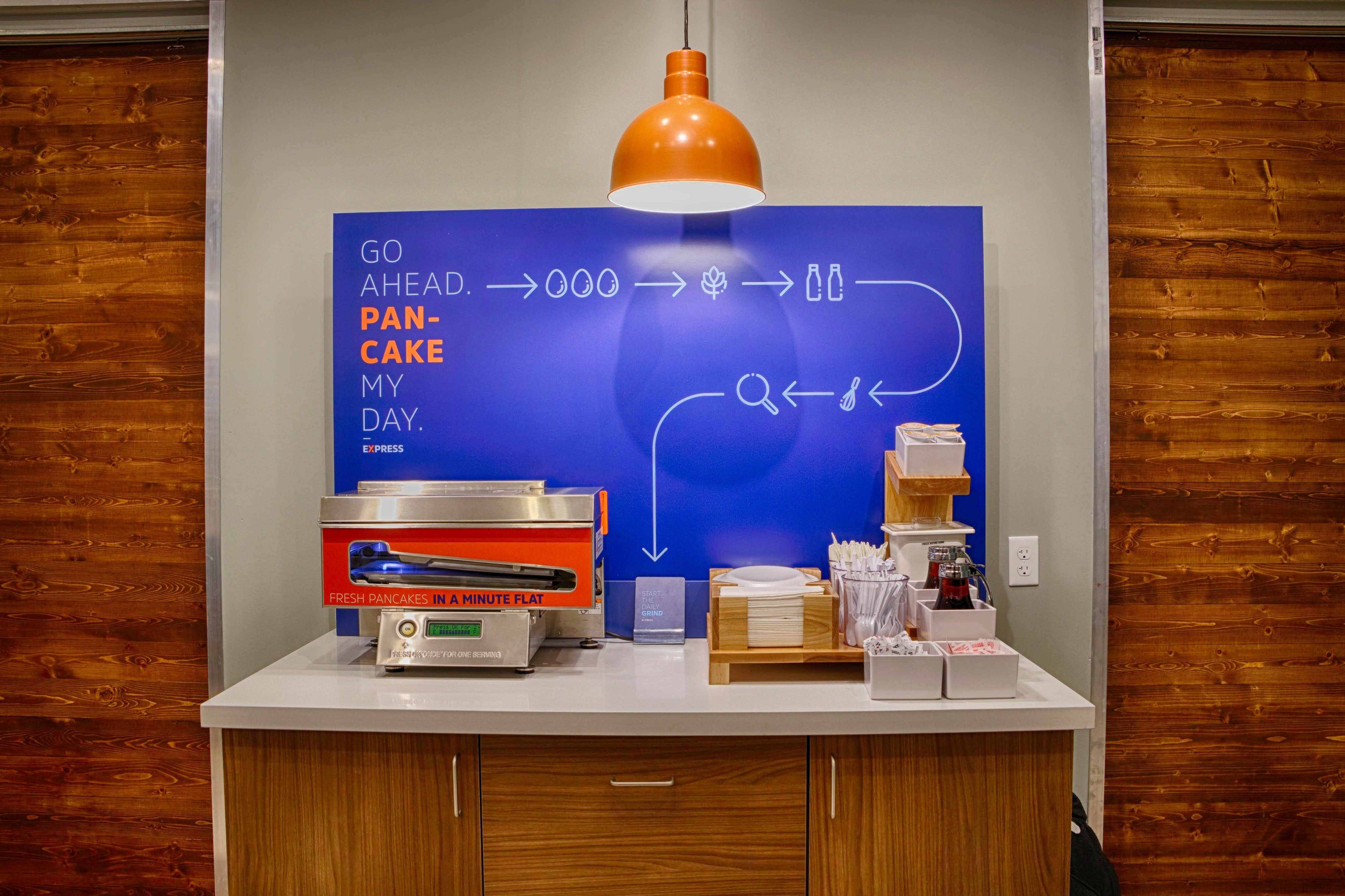 HOLIDAY INN EXP STES AIRPORT BY IHG, photo 6