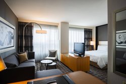  - Renaissance Suites Chicago O'Hare Airport - I-90, Exit 79A