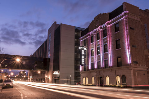 Hotel Chicago West Loop Exterior