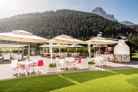 ALPENROYAL HOTEL - Photo 11