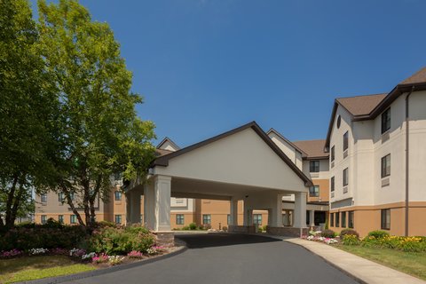 Holiday Inn Express/Suites Bradley Arpt