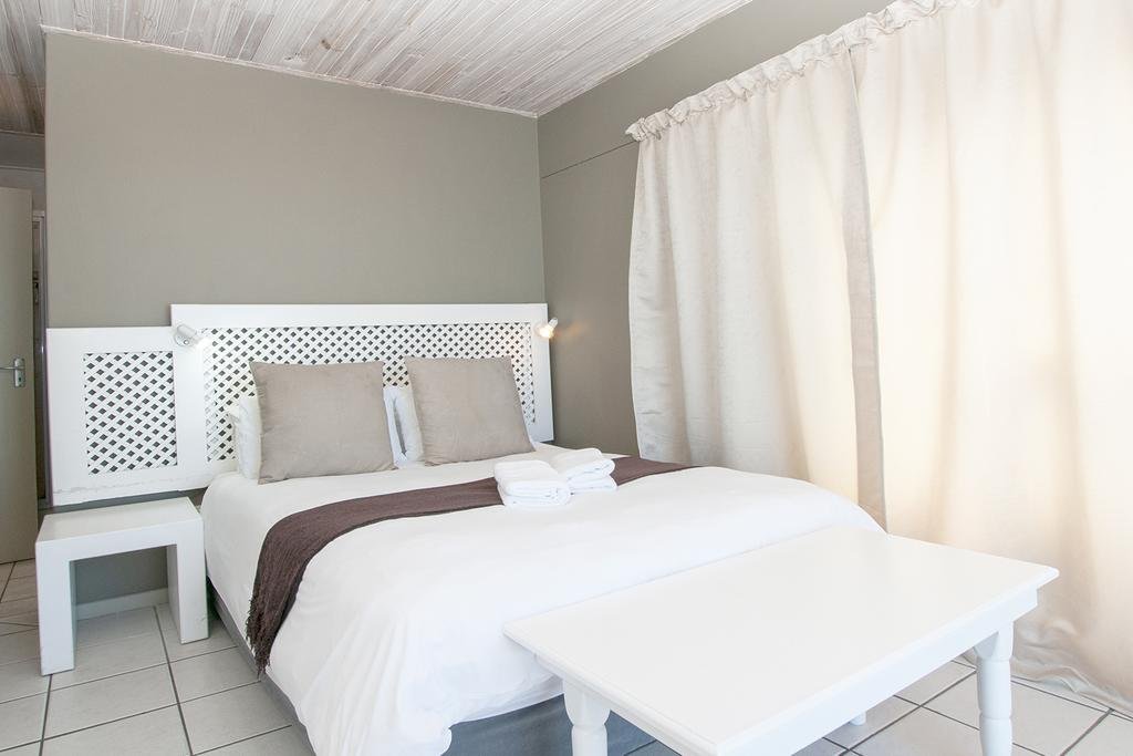 Point Village Hotel-guestroom-Point Village Guestroom.jpg