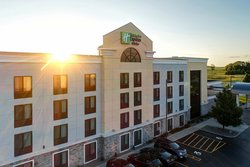  - Holiday Inn Express & Suites Batavia - I-90, Exit 48