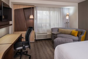 Courtyard by Marriott Hotel Murrieta, CA - See Discounts