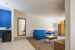  - Holiday Inn Express & Suites Swansea