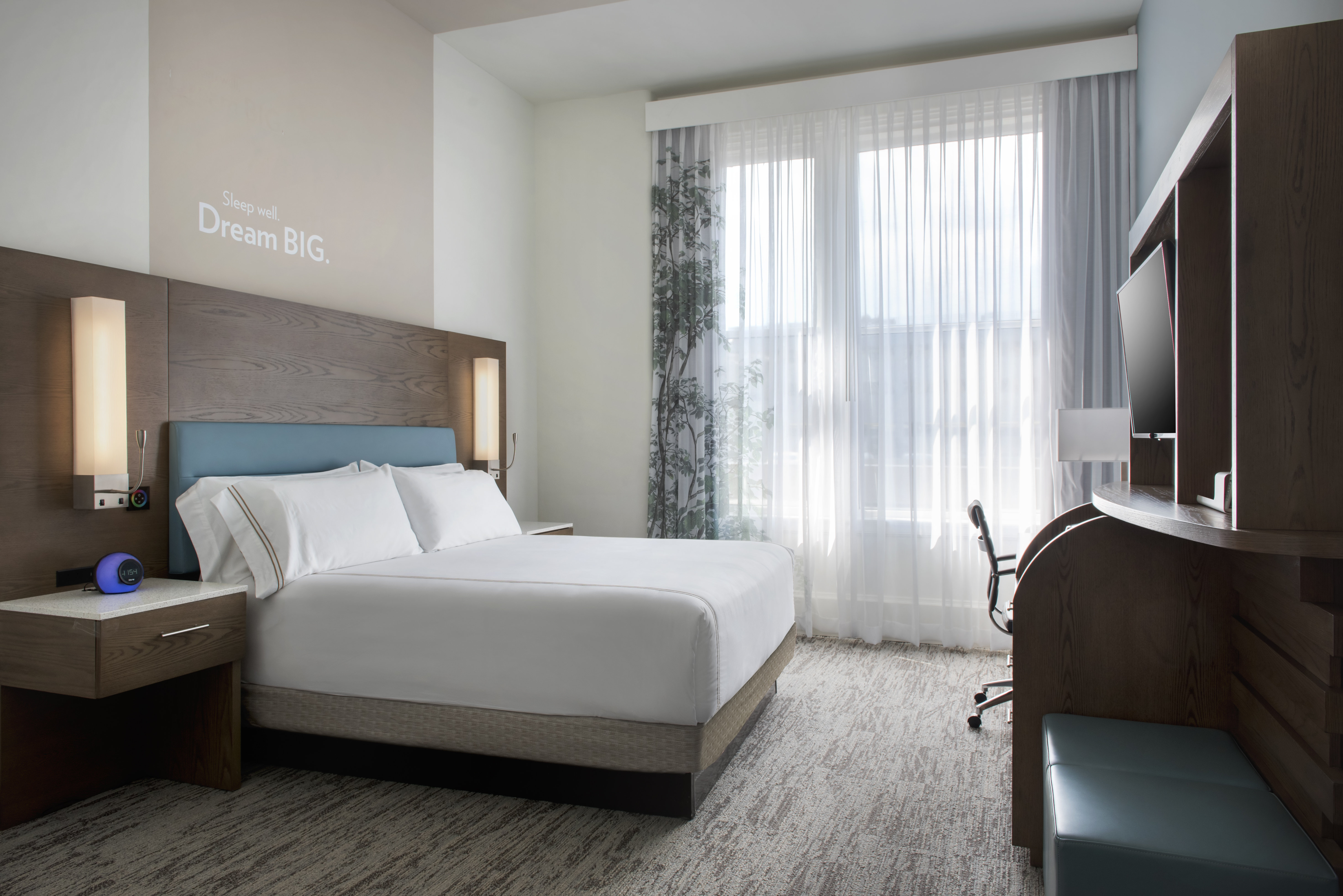 Our hotel in downtown Pittsburgh features spacious guest rooms.