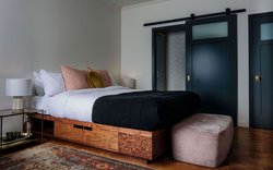  - Gold Diggers Hotel Hollywood