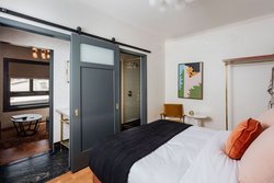  - Gold Diggers Hotel Hollywood