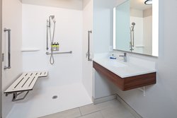  - Holiday Inn Express & Suites Clovis