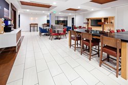  - Holiday Inn Express & Suites Clovis