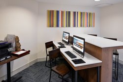  - Holiday Inn Express & Suites McKinleyville - US 101, Exit 72