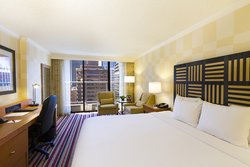  - Pinnacle Vancouver Harbourfront Hotel