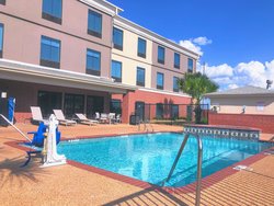  - Holiday Inn Express & Suites Hearne